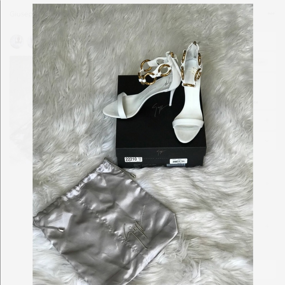 Authentic Giuseppe Zanotti Bianco GoldLink Sandals - Picture 2 of 8